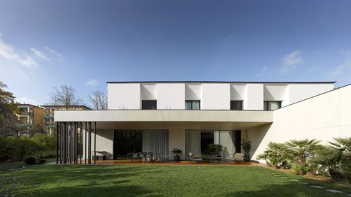 Compact_Xtravision_BN(14)